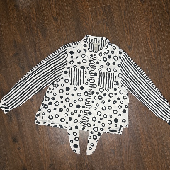 MULTIPLES BLACK AND WHITE BUTTON DOWN TIE LONG SLEEVE SHIRT - Picture 1 of 4